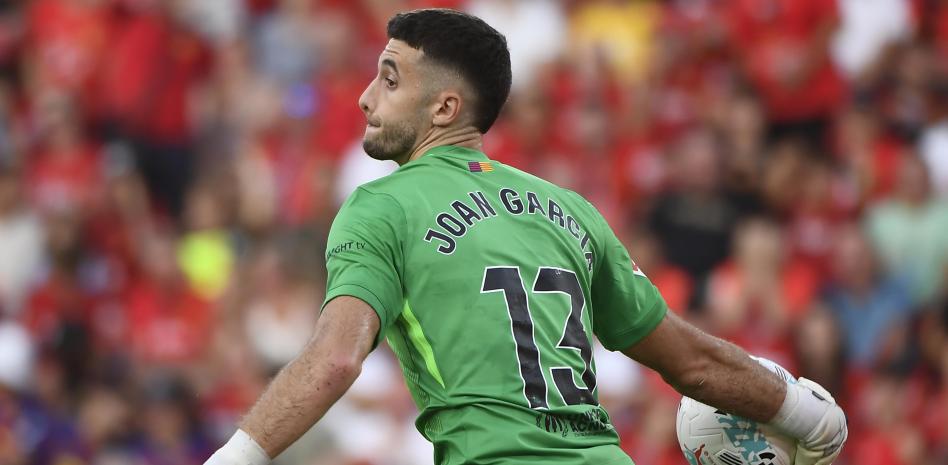 巴萨门将加西亚:为首秀获胜感到开心,穆里奇确实击中了我的脸