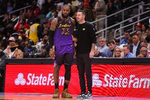 安卓APP-詹姆斯播客连选2白人?帕金斯:为何不选杰弗森&弗莱&汉迪&追梦?