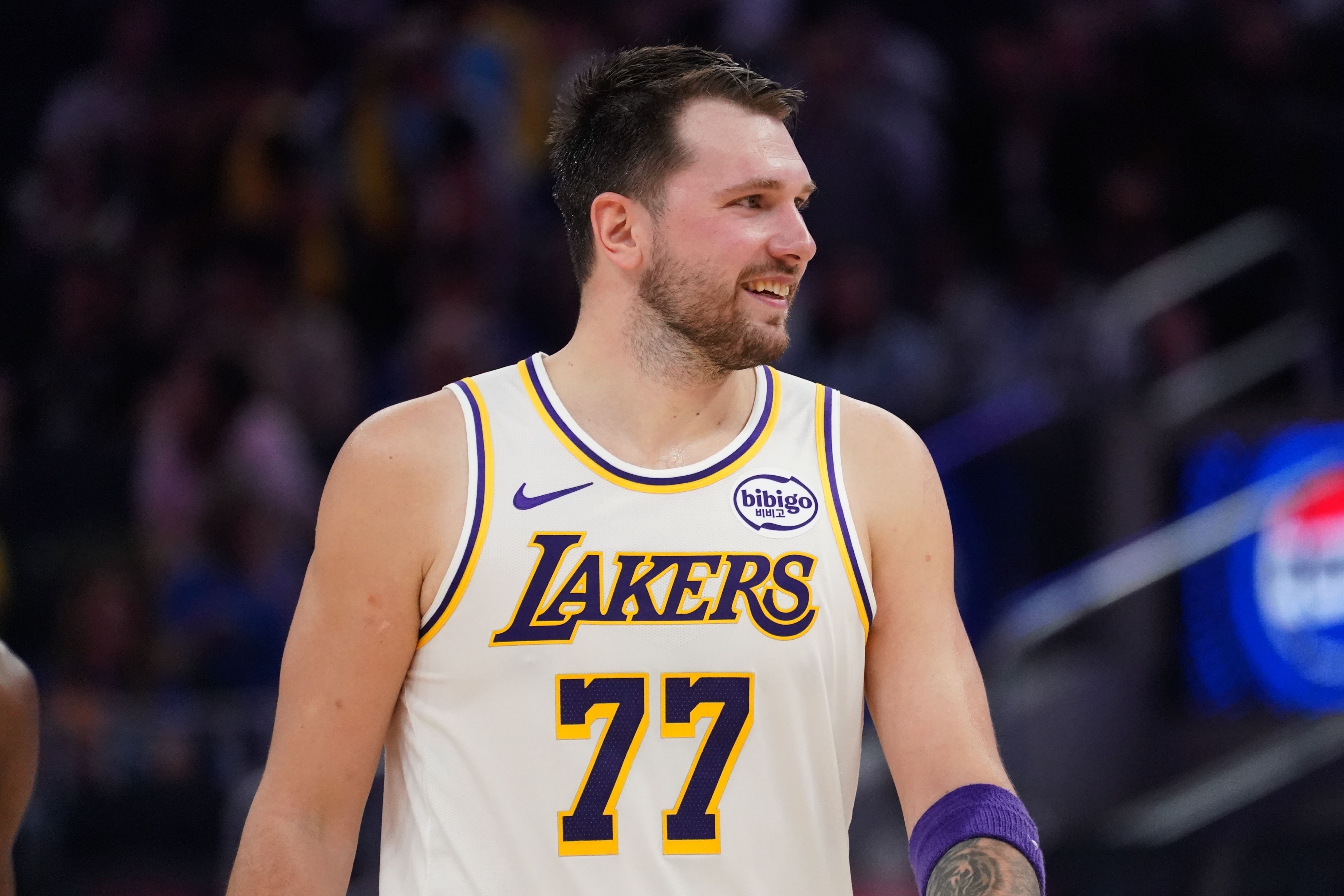 安卓APP-稳是很稳!东契奇22中10得27分10板7助1帽 7失误&抱怨太多是瑕疵