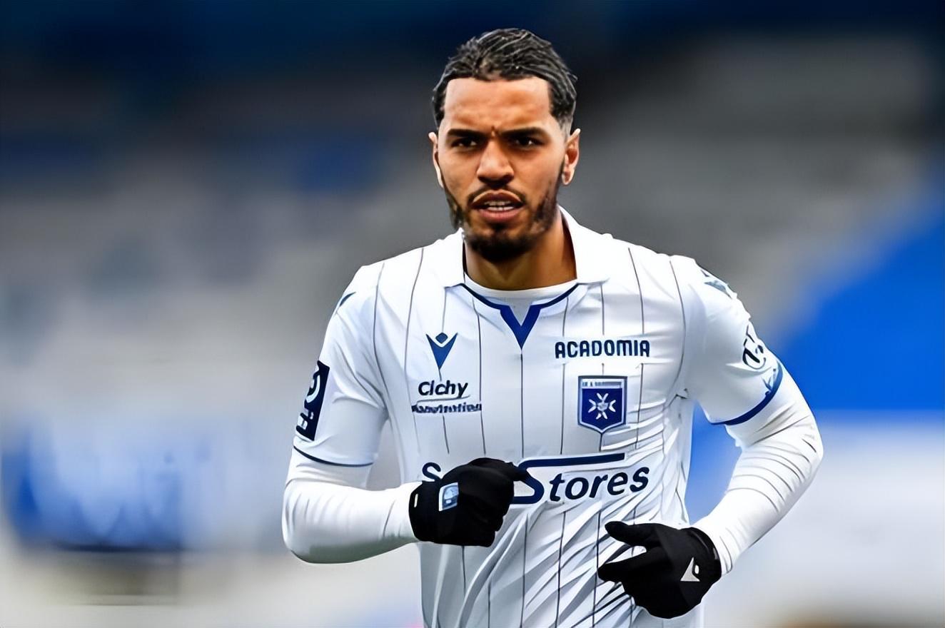 苹果版APP-瓦科上赛季在鲁能进球如麻！本赛季续约后却至今未破门，引发热议